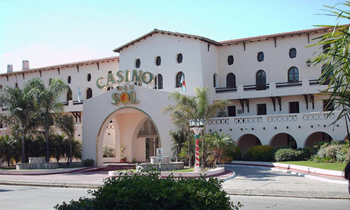Foto actual del casino más antiguo de Termas de Río Hondo, muy bien preservado, ahora Casino del Sol.