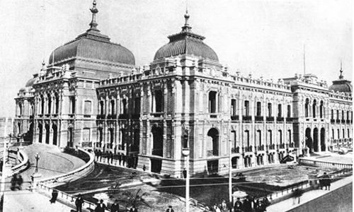 Antigua foto de la Casa de Gobierno de Tucumán circa su inauguración en 1912.